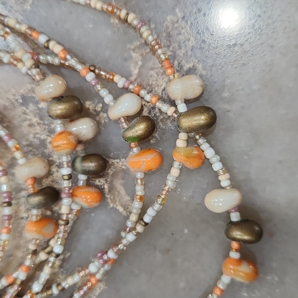 Costume Jewelry Necklace - Picture 2 of 2